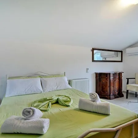 Holiday home Kouris Chlomatiana